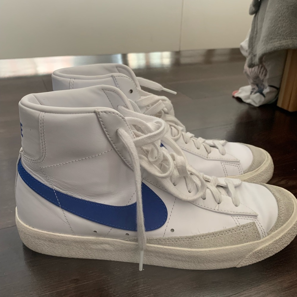 Navy Blue Nike Blazer Mid 77